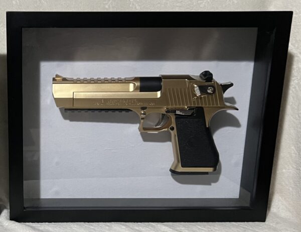 FULL SIZE GOLD 50 CAL AE DESERT EAGLE - Image 4