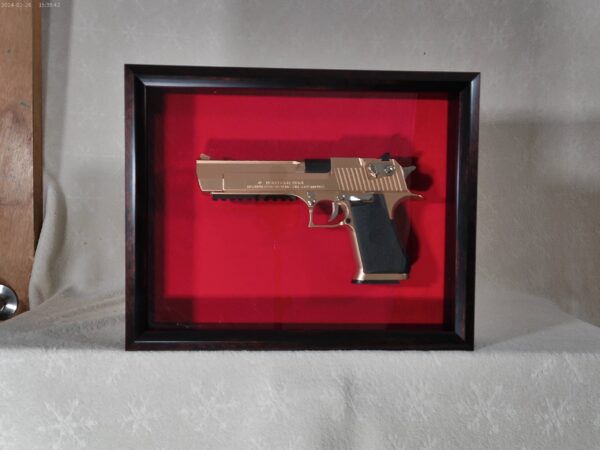 FULL SIZE GOLD 50 CAL AE DESERT EAGLE