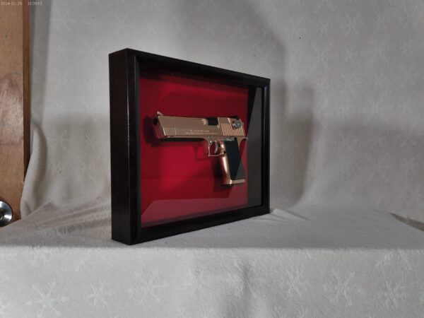 FULL SIZE GOLD 50 CAL AE DESERT EAGLE - Image 2