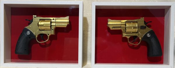 FULL SIZE GOLD SMITH & WESSON REVOLVER - Image 3