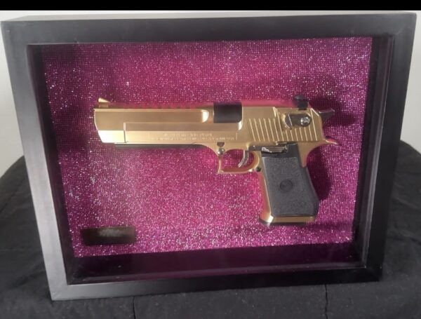 FULL SIZE GOLD 50 CAL AE DESERT EAGLE - Image 5